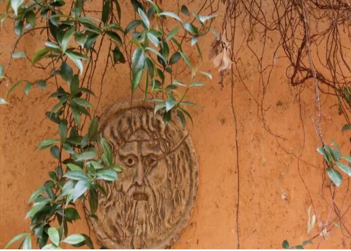 Independent With Garden Heart Of Trastevere John Cabot